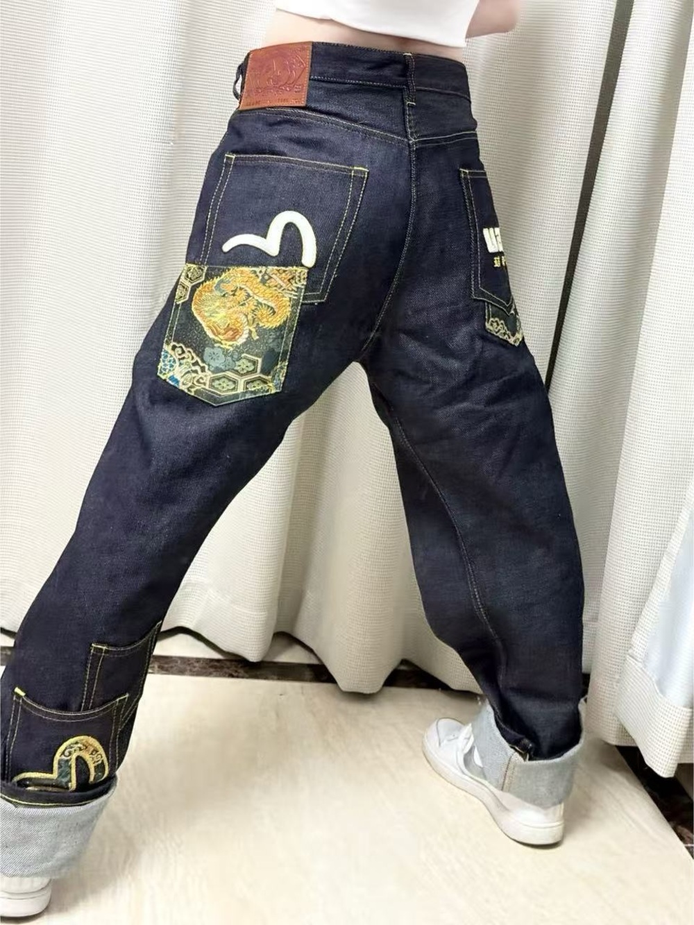 Evisu Mutil Pockets Jeans